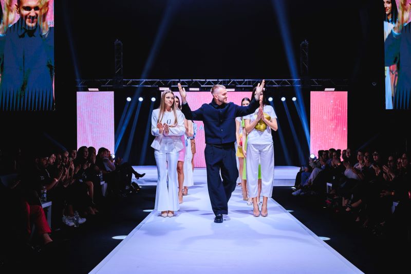 Седмицата на модата продължи с триумф на съвременните български дизайнери 4 b633e1bd-7e1b-43de-b561-70c2846d96d6.jpg