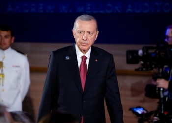 Турция заяви, че отбранителните системи на НАТО са прихванали иранска балистична ракета над нейното въздушно пространство 2 Турция заяви, че отбраната на НАТО е прехванала иранска балистична ракета над нейното въздушно пространство