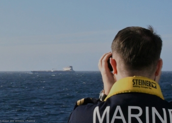 Русия обеща отговор, след като Великобритания заяви, че ще се качва на кораби от сенчестия флот 4 Русия обещава ответни мерки, след като Великобритания заяви, че ще се качва на кораби от сенчестия флот