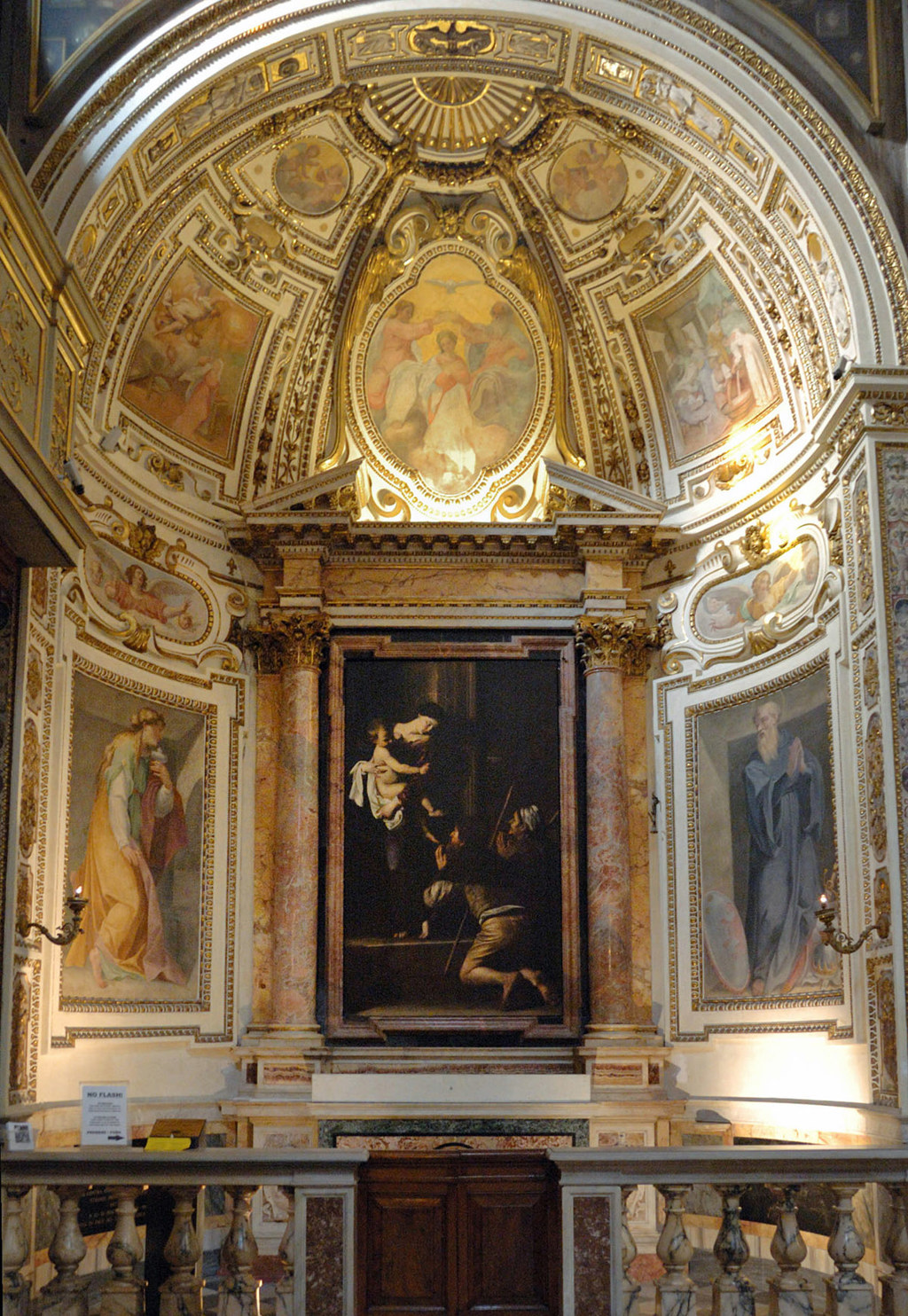 По стъпките на Караваджо в Рим 7 "Мадоната на поклонниците," около 1604 г., от Караваджо, се съхранява в капелата „Кавалети