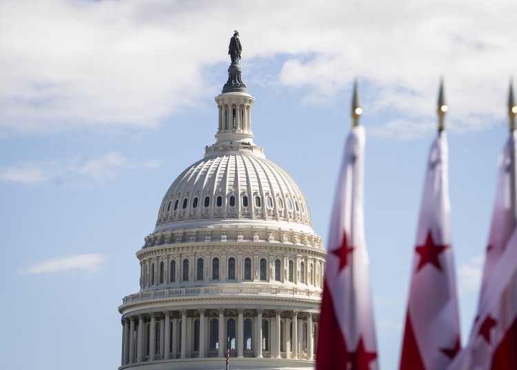 Сенатът отново отхвърли опита за ограничаване на военните правомощия на Тръмп по отношение на Иран