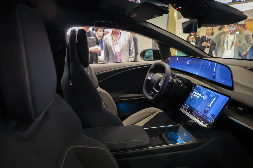 Експерти по изкуствен интелект предупреждават за опасностите от „спонтанно стратегическо поведение" 4 image-5998572