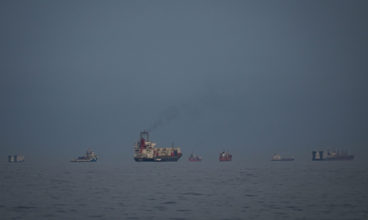 Тръмп заплаши, че ще удари ирански енергийни обекти, ако Ормузкият проток не бъде отворен отново