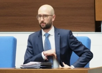 Георги Клисурски отчита един месец от работата си като министър на финансите в служебния кабинет 4 Георги Клисурски пое поста служебен министър на 19 февруари. При встъпване в длъжност той обяви, че има три основни приоритета в рамките на служебното правителство – финансово обезпечаване на изборите, удължаване на закона за бюджета и справедливо разпределяне на средствата, предвидени за общините.