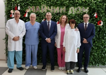 България разширява неонаталния скрининг: шест заболявания вече се откриват още при раждането 6 Доц. Михаил Околийски и неговият заместник-министър д-р Петър Грибнев посетиха университетската болница “Майчин дом”, давайки официален старт на разширения неонатален скрининг в България (https://www.mh.government.bg/)