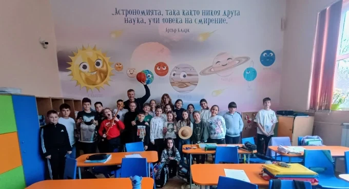 Новият роман „Прасюги и свинюги – един заб(р)авен мит“ развълнува учениците на 19 СУ „Елин Пелин” 4 simeon tanchev 4