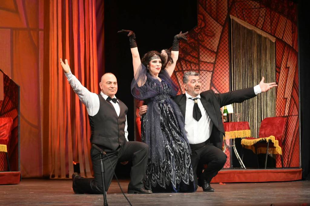 „Царицата на чардаша“ – пищно представление днес в Бургас 5 1192dfb9-7e73-4ac9-9d00-a1c2f03c0d7a.jpg