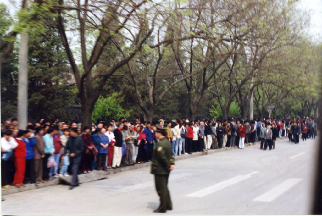 25 април 1999 г.: Защо това има значение за Запада