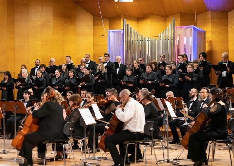 5e7b82c3 4900 4038 be64 788859410a22