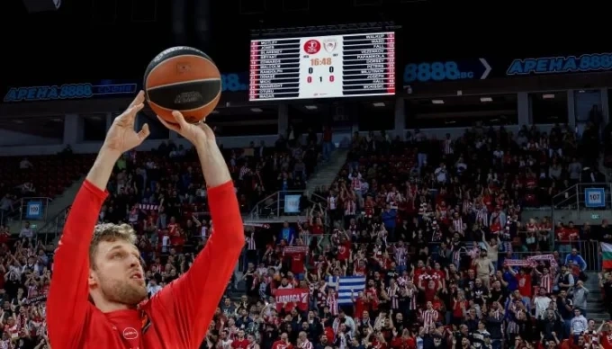 Саша Везенков разпали София в „Арена 888“