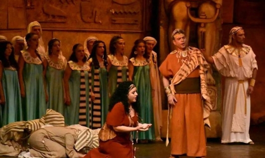 b910fde7 e122 4d74 a979 dd202ff5d345