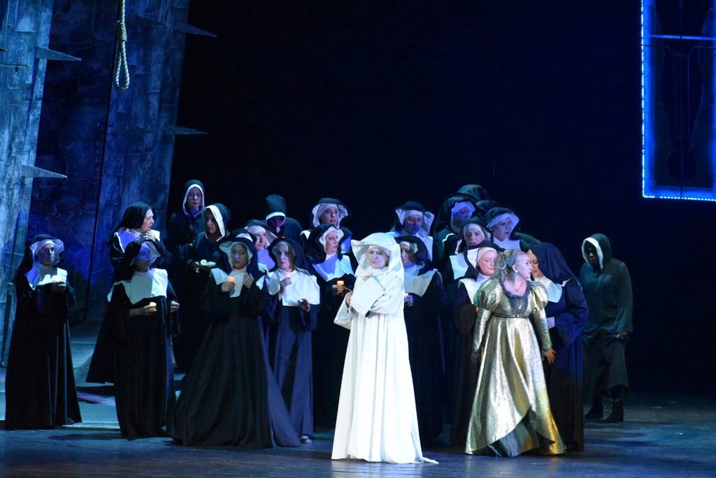 „Трубадур“ в Държавна опера – Бургас 3 fb3a70df-138e-4e5f-a8c7-4788b558bcec.jpg