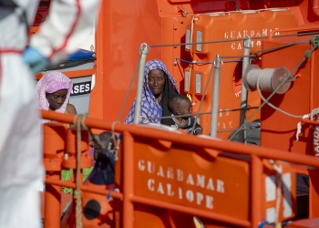 Испания легализира 500 000 имигранти с кралски указ 6 Испания узакони 500 000 нелегални имигранти с кралски указ