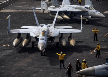 Надпреварата за постигане на примирие с Иран се разгорещи, докато ултиматумът на Тръмп продължава да тече 7 Надпреварата за постигане на примирие с Иран се засили, докато крайният срок на ултиматума на Тръмп наближава