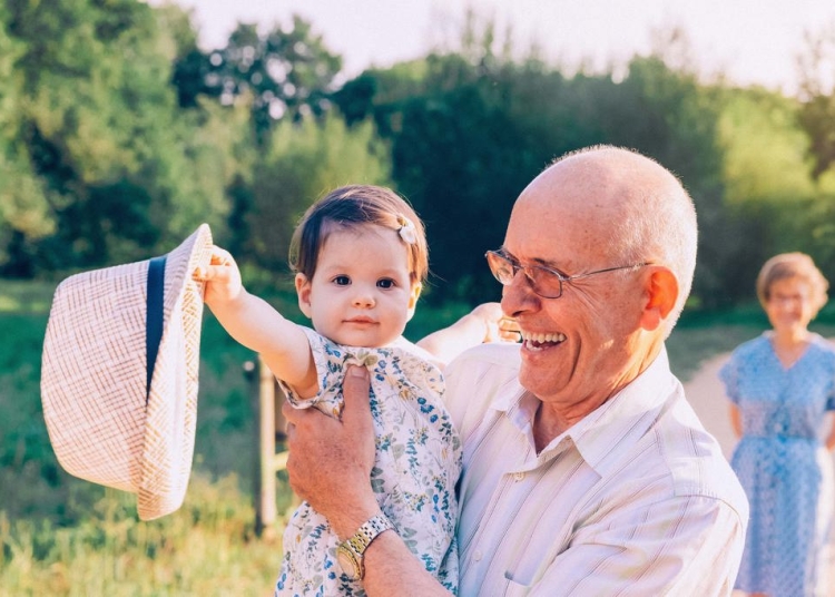 Защо грижата за внуците може да е едно от най-полезните неща за мозъка 1 Защо грижата за внуците може да е едно от най-полезните неща за мозъка
