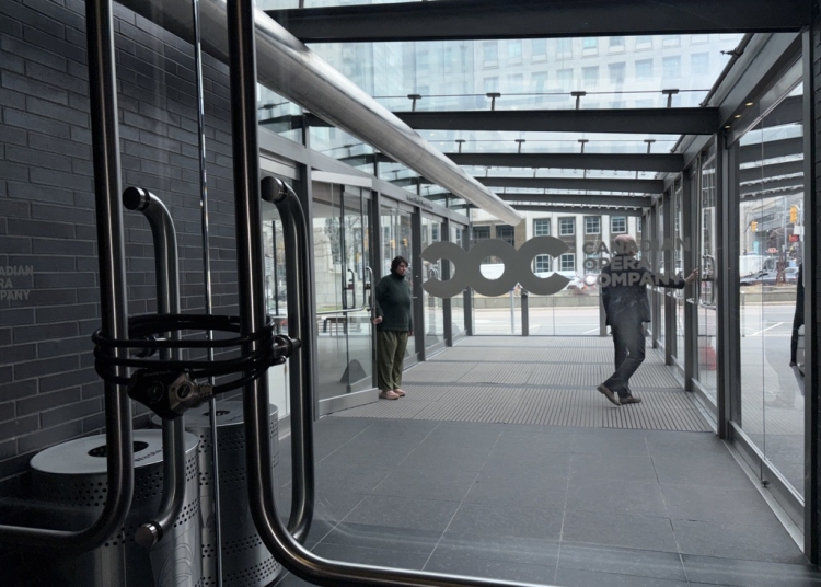 Организаторите на Шен Юн са наскърбени след отмяната на представленията в Торонто заради фалшива заплаха, която според тях е свързана с Пекин