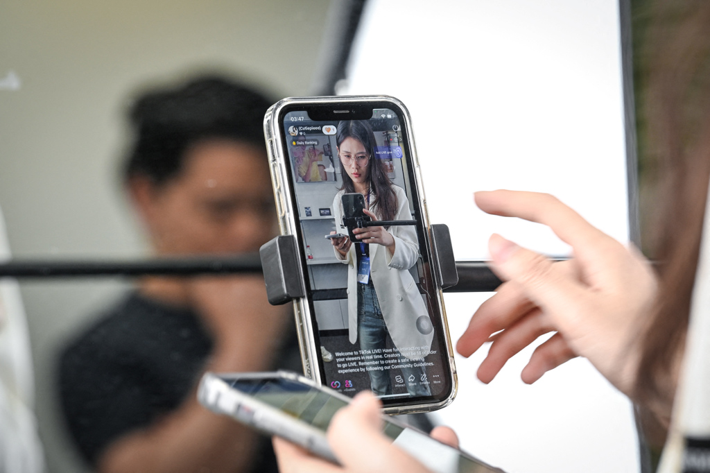 Пристрастяващите функции на социалните мрежи - изправени на съд 6 image-6009667