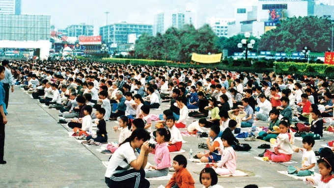 България почете 27 години от мирния апел в Пекин, бележещ началото на геноцида срещу Фалун Дафа 2 image 7