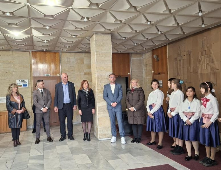 Добрич изпрати с вълнение международната художествена изложба „Изкуството на Джън-Шан-Жен“ 8 d5c931a0-e19a-4d5f-a9ab-c8bf4972aa92.jpg
