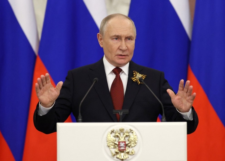 Русия предупреди чужденците да напуснат Киев, докато заплашва с нови удари