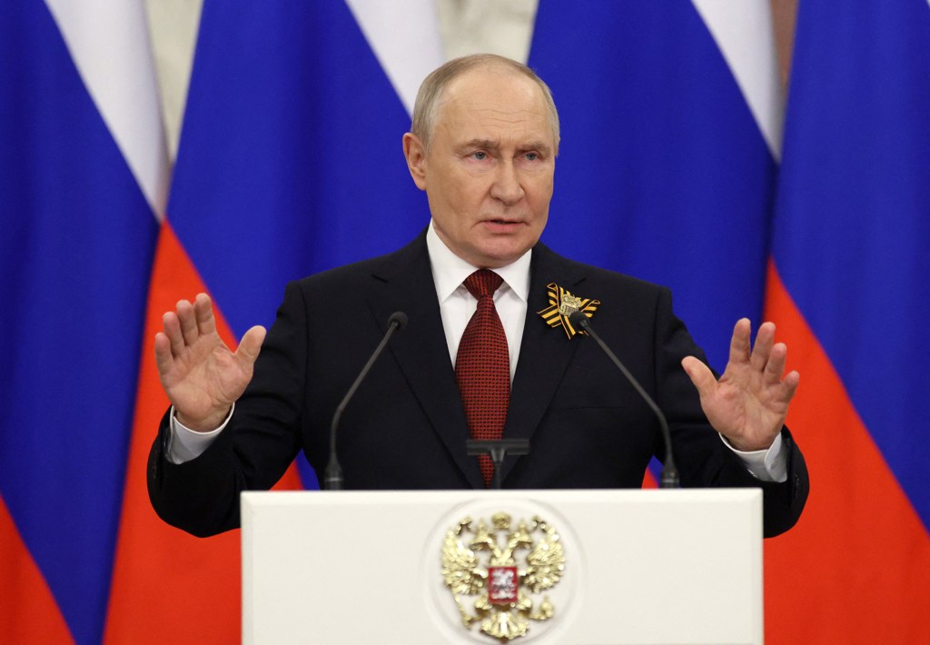 Русия предупреди чужденците да напуснат Киев, докато заплашва с нови удари