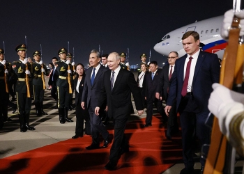 Основната цел на посещението на Путин в Китай е да получи информация за срещата между Доналд Тръмп и Си Дзинпин 1 Основната цел на посещението на Путин в Китай беше да събере информация за срещата на върха между Тръмп и Си, твърди вътрешен източник
