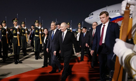 Основната цел на посещението на Путин в Китай беше да събере информация за срещата на върха между Тръмп и Си, твърди вътрешен източник