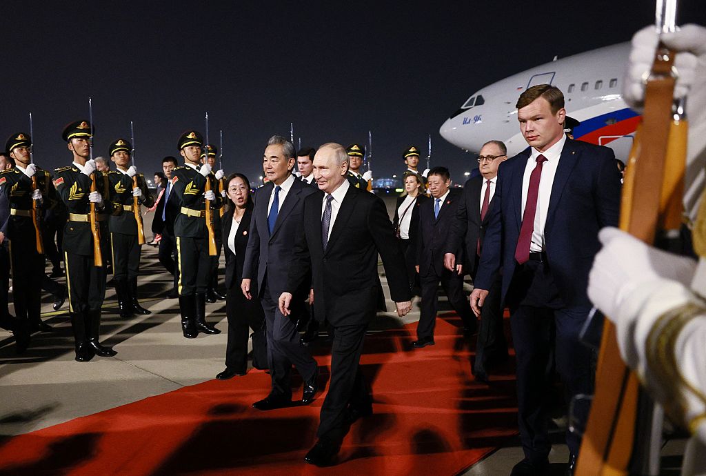 Основната цел на посещението на Путин в Китай беше да събере информация за срещата на върха между Тръмп и Си, твърди вътрешен източник