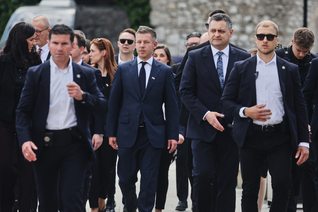 Унгарецът Петер Мадяр се срещна с полския премиер Доналд Туск по време на посещение, съобразено с целите на ЕС