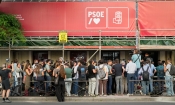Испанската полиция претърси централата на управляващата Социалистическа партия в хода на разследване за корупция 7 Испанската полиция претърси централата на управляващата Социалистическа партия във връзка с разследване за корупция