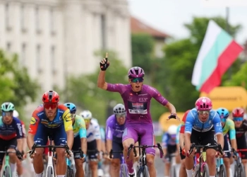 Giro d’Italia 2026 се сбогува с България с победата на Пол Мание в София 6 Пол Мание спечели третия етап на Giro d'Italia в България.