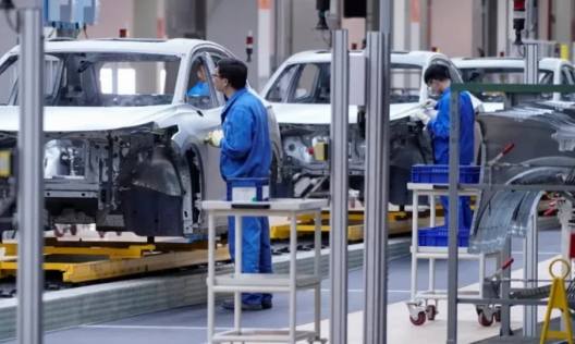 Volkswagen планира да съкрати предлаганите модели, докато търсенето на електромобили в Европа нараства
