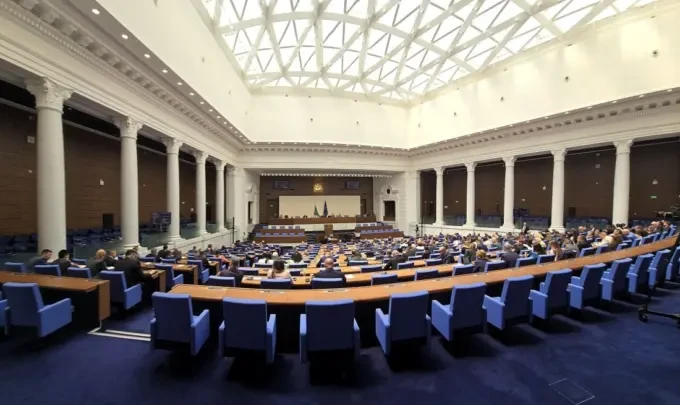 Изборният кодекс влиза в парламента с шест различни проекта за промени