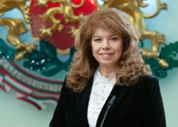 Йотова: България не се включва във военни действия с разполагането на американски самолети 2 articles 599c1c87d7fd5476b14e5766b3bf3f4d