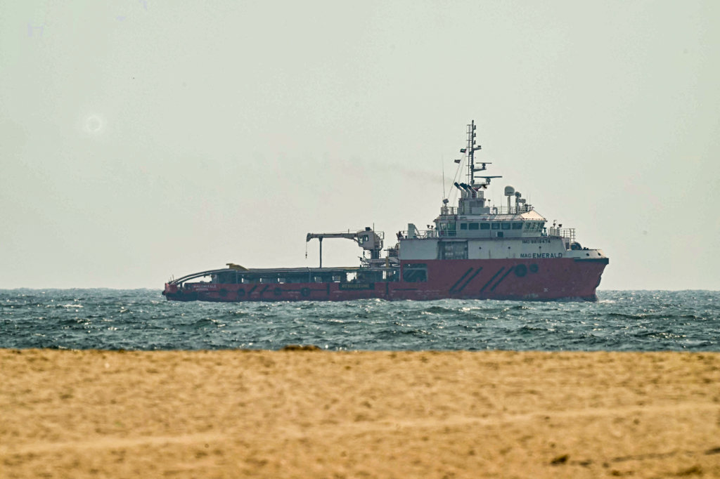 САЩ нанесоха нови удари по Иран и наложиха морска блокада