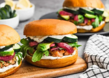 Бургери със сьомга, които ще ви развълнуват 8 id6066738 salmon burgers 2 1200x675 1 1080x720 1
