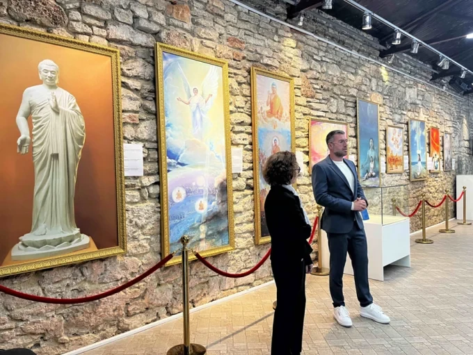 Мартин Пантелеев: „Per aspera ad astra“ - през мрака, към светлината – това е посланието на тази изложба 4 image 1