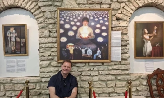 Мартин Пантелеев: „Per aspera ad astra“ – през мрака, към светлината – това е посланието на тази изложба