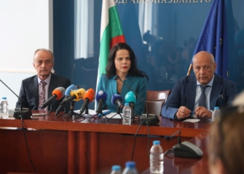 РЗИ остават по места при реформата в здравеопазването 7 Министър Катя Ивкова даде пресконференция на 20 август 2026 г.