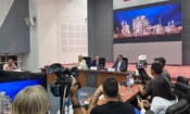 Лицензът за „Лукойл“ в България е удължен 1 Вицепремиерът и министър на икономиката, инвестициите и индустрията Александър Пулев на съвместен брифинг с особения търговски управител на „Лукойл“ Евгени Симеонов по повод удължения лиценз за продължаване на дейността на „Лукойл“ в България. (https://www.mi.government.bg/)