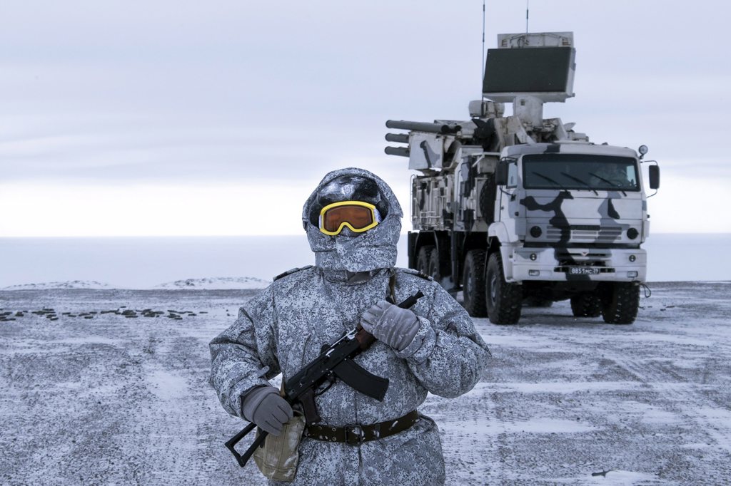 Лавров заяви, че военната активност на НАТО в Арктика застрашава сигурността на Русия