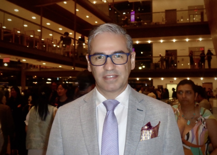 Защитник на човешките права: Shen Yun „защити китайската култура и човечността“