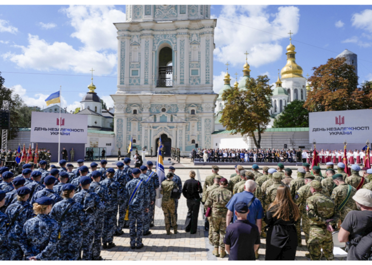 Украйна иска мир, но няма да капитулира, заяви Зеленски