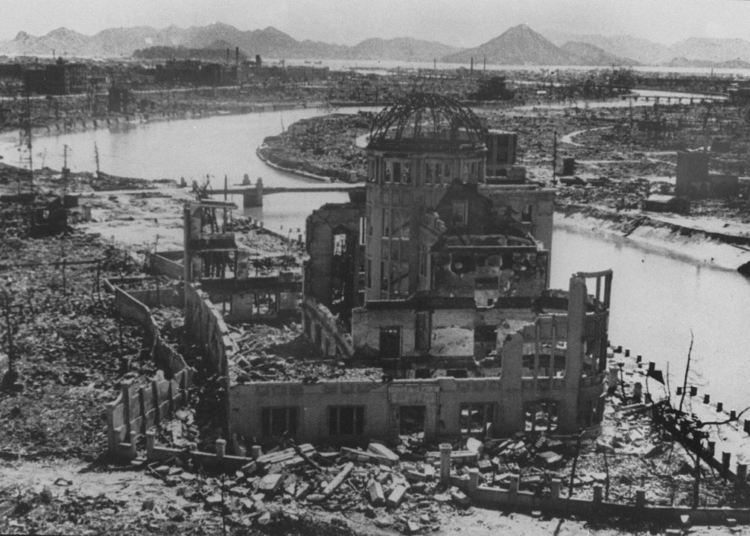 Дали бомбите от август 1945 г. бяха „демонични“?