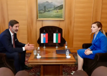 България и Словакия търсят нови посоки за партньорство в енергетиката, технологиите и транспорта 9 1 15.18.09