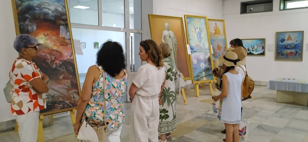 Горна Оряховица посрещна изложбата с вълнение „Изкуството на Джън-Шан-Жен“ 38 840be21c-7b43-402c-a7f0-37a191ca4672.jpg