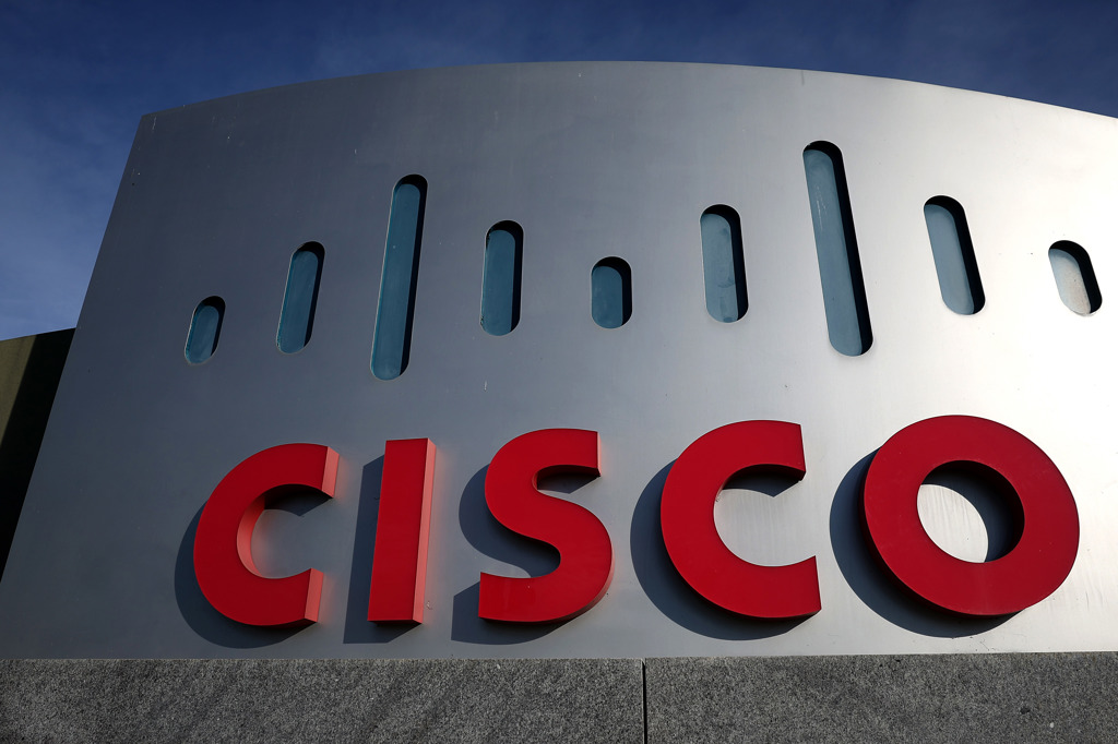 Свързани с Китай хакери се криеха в рутери на Cisco и откраднаха администраторски данни за достъп: доклад