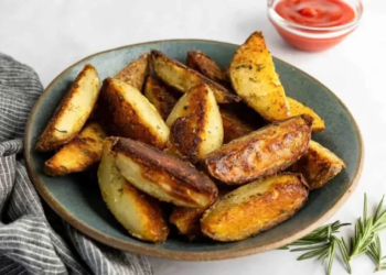 Хрупкави картофи уеджис 2 id6084409 baked potato wedges 2 1080x720 1