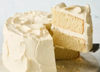 Как да направите най-добрата бяла торта от нулата 7 id6084482 entree cake 20260907 1080x720 1