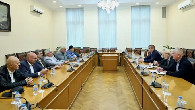 Пет работни групи разглеждат трудовите въпроси при преминаването към „Ивкони Експрес“